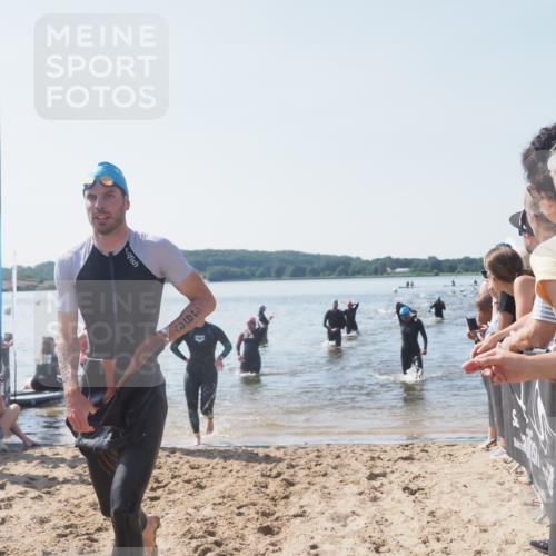 22.06.2025 - Viking Triathlon MichiJ http://msf.ph/oto/8065230 22.06.2025 10:30:40 Schwimmen 13, 188, 393, 444, 551, 630, 651 meine-sportfotos.de