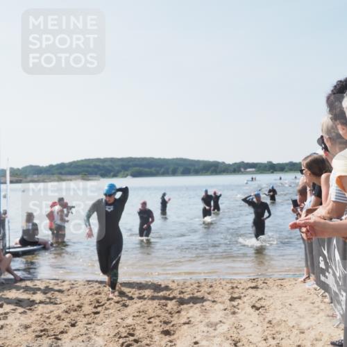 22.06.2025 - Viking Triathlon MichiJ http://msf.ph/oto/8065234 22.06.2025 10:30:41 Schwimmen 13, 188, 444, 551, 630, 651 meine-sportfotos.de