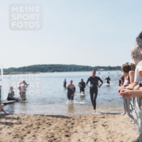 22.06.2025 - Viking Triathlon MichiJ http://msf.ph/oto/8065242 22.06.2025 10:30:45 Schwimmen 13, 162, 188, 444, 630, 651 meine-sportfotos.de