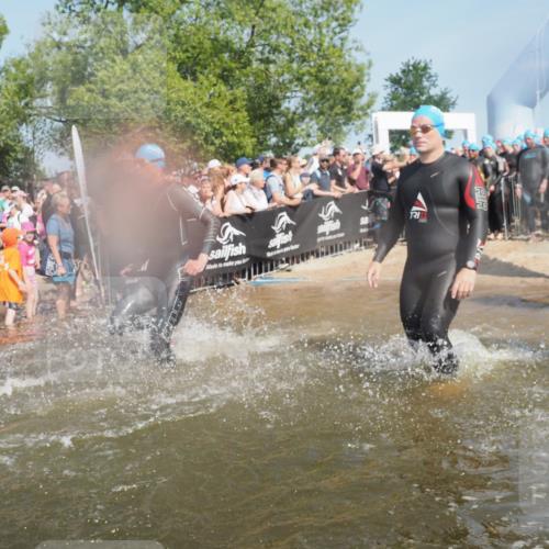 22.06.2025 - Viking Triathlon KatJ http://msf.ph/oto/8065244 22.06.2025 10:05:35 Schwimmen 22, 65, 83, 150, 167, 181, 210, 361, 439, 462, 511, 538, 553, 603, 654 meine-sportfotos.de