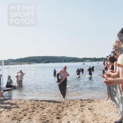 22.06.2025 - Viking Triathlon MichiJ http://msf.ph/oto/8065264 22.06.2025 10:30:48 Schwimmen 13, 45, 162, 188, 444, 510, 630, 651 meine-sportfotos.de