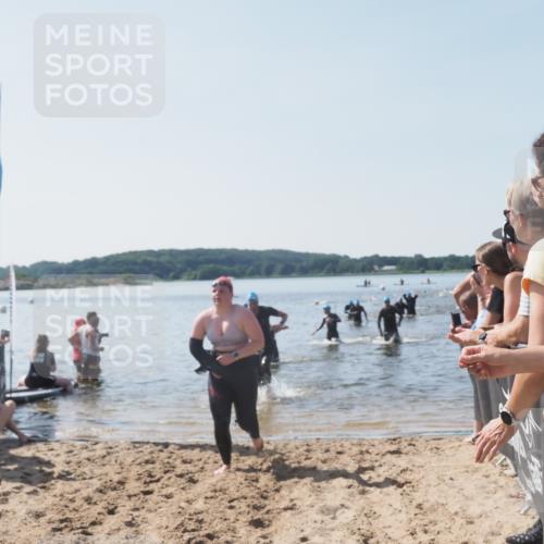 22.06.2025 - Viking Triathlon MichiJ http://msf.ph/oto/8065272 22.06.2025 10:30:49 Schwimmen 45, 162, 188, 444, 510, 630, 651 meine-sportfotos.de