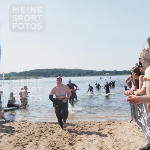 22.06.2025 - Viking Triathlon MichiJ http://msf.ph/oto/8065274 22.06.2025 10:30:49 Schwimmen 45, 162, 188, 444, 510, 630, 651 meine-sportfotos.de