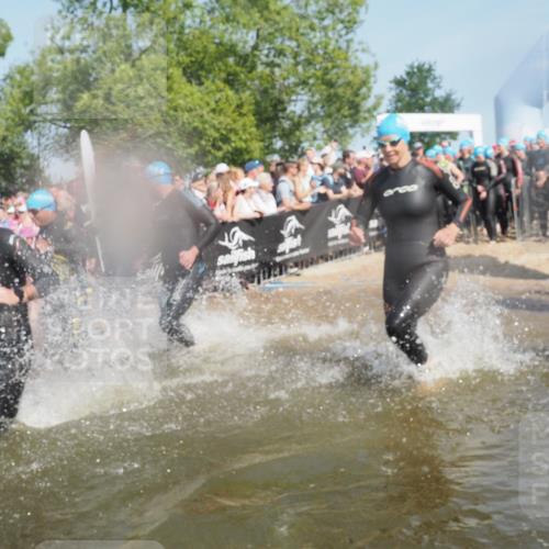 22.06.2025 - Viking Triathlon KatJ http://msf.ph/oto/8065294 22.06.2025 10:05:39 Schwimmen 22, 65, 83, 135, 167, 181, 194, 210, 361, 379, 439, 462, 511, 517, 538, 553, 603, 653, 654 meine-sportfotos.de