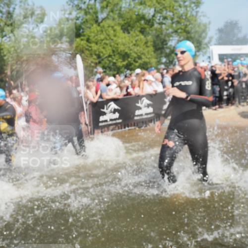 22.06.2025 - Viking Triathlon KatJ http://msf.ph/oto/8065304 22.06.2025 10:05:40 Schwimmen 22, 65, 83, 135, 194, 210, 361, 379, 439, 462, 511, 517, 553, 603, 653 meine-sportfotos.de