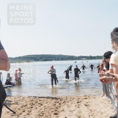 22.06.2025 - Viking Triathlon MichiJ http://msf.ph/oto/8065308 22.06.2025 10:30:54 Schwimmen 45, 162, 347, 352, 444, 510, 630 meine-sportfotos.de