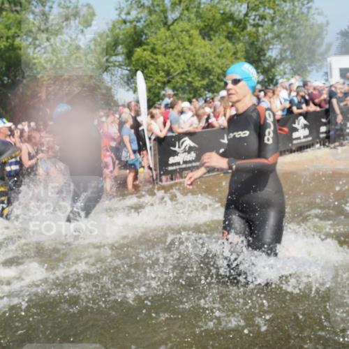 22.06.2025 - Viking Triathlon KatJ http://msf.ph/oto/8065310 22.06.2025 10:05:40 Schwimmen 22, 65, 83, 135, 194, 210, 361, 379, 439, 462, 511, 517, 553, 603, 653 meine-sportfotos.de