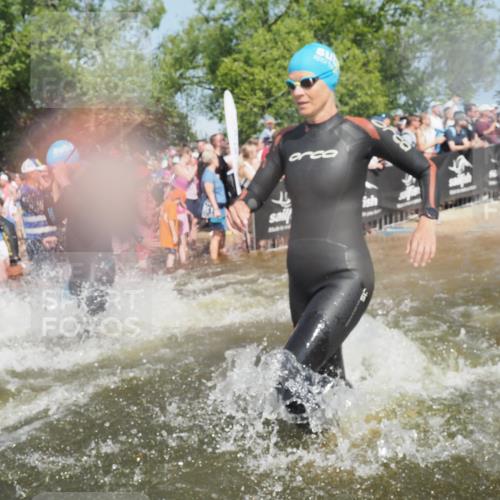 22.06.2025 - Viking Triathlon KatJ http://msf.ph/oto/8065315 22.06.2025 10:05:40 Schwimmen 22, 65, 83, 135, 194, 210, 361, 379, 439, 462, 511, 517, 553, 603, 653 meine-sportfotos.de