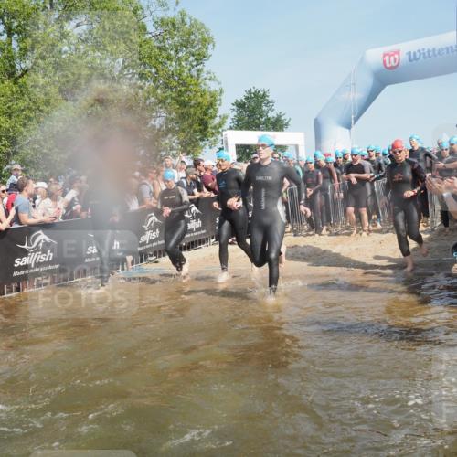 22.06.2025 - Viking Triathlon KatJ http://msf.ph/oto/8065323 22.06.2025 10:05:42 Schwimmen 22, 65, 83, 135, 194, 210, 361, 379, 439, 462, 511, 517, 553, 603, 653 meine-sportfotos.de