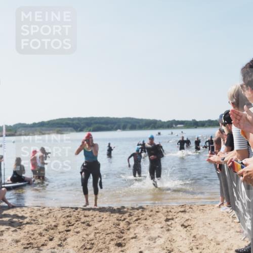22.06.2025 - Viking Triathlon MichiJ http://msf.ph/oto/8065324 22.06.2025 10:30:56 Schwimmen 45, 162, 237, 347, 352, 444, 510, 549, 630 meine-sportfotos.de