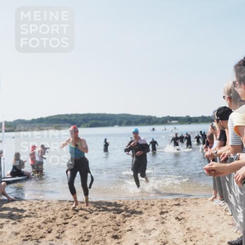 22.06.2025 - Viking Triathlon MichiJ http://msf.ph/oto/8065329 22.06.2025 10:30:56 Schwimmen 45, 162, 237, 347, 352, 444, 510, 549, 630 meine-sportfotos.de