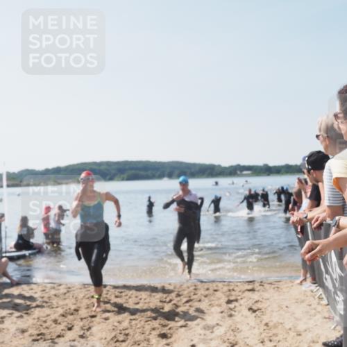 22.06.2025 - Viking Triathlon MichiJ http://msf.ph/oto/8065330 22.06.2025 10:30:57 Schwimmen 45, 162, 237, 347, 352, 444, 510, 549, 630 meine-sportfotos.de