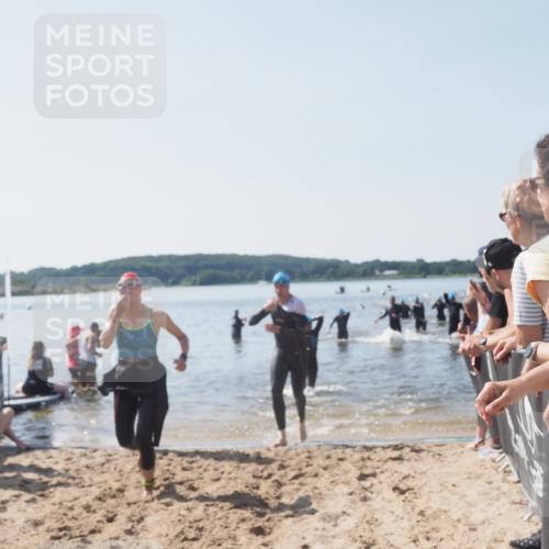 22.06.2025 - Viking Triathlon MichiJ http://msf.ph/oto/8065332 22.06.2025 10:30:57 Schwimmen 45, 162, 237, 347, 352, 444, 510, 549, 630 meine-sportfotos.de