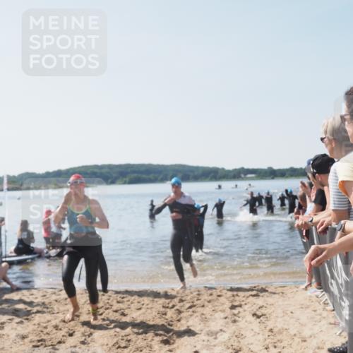 22.06.2025 - Viking Triathlon MichiJ http://msf.ph/oto/8065333 22.06.2025 10:30:57 Schwimmen 45, 162, 237, 347, 352, 444, 510, 549, 630 meine-sportfotos.de