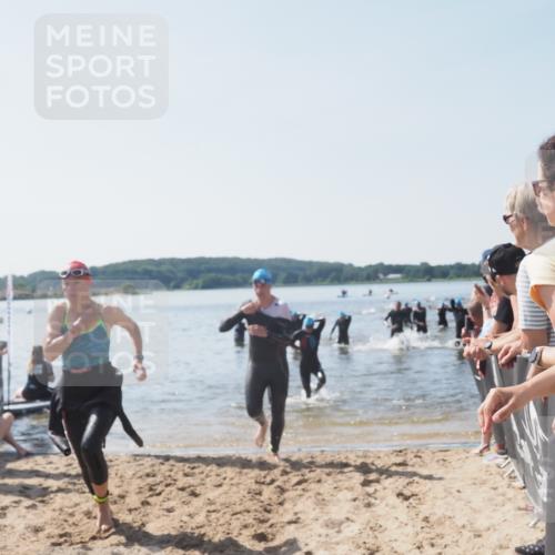 22.06.2025 - Viking Triathlon MichiJ http://msf.ph/oto/8065335 22.06.2025 10:30:57 Schwimmen 45, 162, 237, 347, 352, 444, 510, 549, 630 meine-sportfotos.de