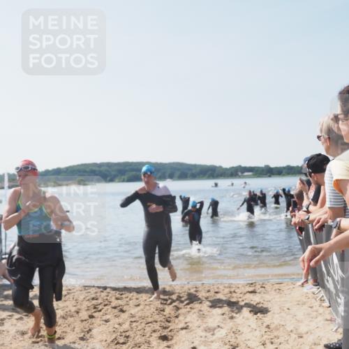 22.06.2025 - Viking Triathlon MichiJ http://msf.ph/oto/8065338 22.06.2025 10:30:58 Schwimmen 45, 162, 237, 347, 352, 444, 510, 549, 630 meine-sportfotos.de