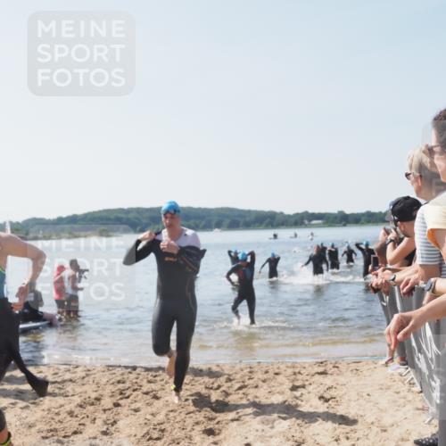 22.06.2025 - Viking Triathlon MichiJ http://msf.ph/oto/8065339 22.06.2025 10:30:58 Schwimmen 45, 162, 237, 347, 352, 444, 510, 549, 630 meine-sportfotos.de