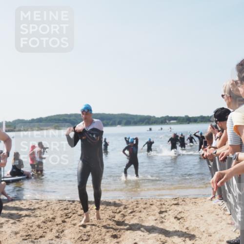 22.06.2025 - Viking Triathlon MichiJ http://msf.ph/oto/8065341 22.06.2025 10:30:58 Schwimmen 45, 162, 237, 347, 352, 444, 510, 549, 630 meine-sportfotos.de