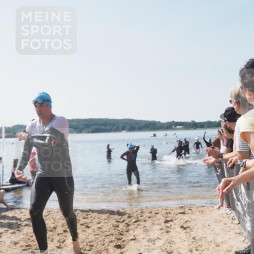 22.06.2025 - Viking Triathlon MichiJ http://msf.ph/oto/8065346 22.06.2025 10:30:59 Schwimmen 45, 162, 237, 347, 352, 444, 510, 549 meine-sportfotos.de