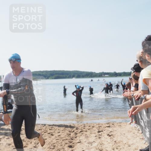 22.06.2025 - Viking Triathlon MichiJ http://msf.ph/oto/8065347 22.06.2025 10:30:59 Schwimmen 45, 162, 237, 347, 352, 444, 510, 549 meine-sportfotos.de