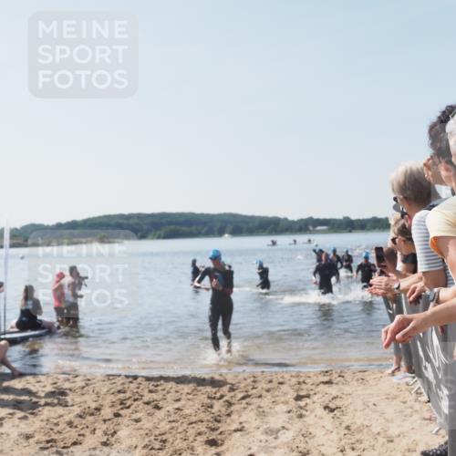 22.06.2025 - Viking Triathlon MichiJ http://msf.ph/oto/8065357 22.06.2025 10:31:00 Schwimmen 45, 162, 237, 330, 347, 352, 444, 510, 549 meine-sportfotos.de