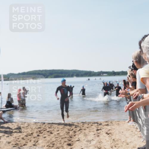 22.06.2025 - Viking Triathlon MichiJ http://msf.ph/oto/8065361 22.06.2025 10:31:01 Schwimmen 45, 162, 237, 330, 347, 352, 510, 549 meine-sportfotos.de