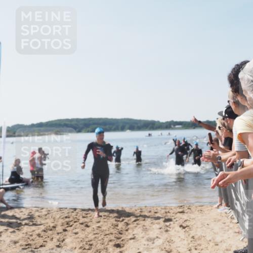 22.06.2025 - Viking Triathlon MichiJ http://msf.ph/oto/8065365 22.06.2025 10:31:01 Schwimmen 45, 162, 237, 330, 347, 352, 510, 549 meine-sportfotos.de