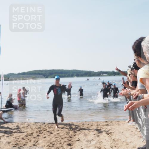 22.06.2025 - Viking Triathlon MichiJ http://msf.ph/oto/8065366 22.06.2025 10:31:01 Schwimmen 45, 162, 237, 330, 347, 352, 510, 549 meine-sportfotos.de