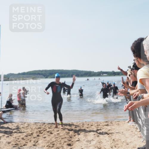 22.06.2025 - Viking Triathlon MichiJ http://msf.ph/oto/8065368 22.06.2025 10:31:01 Schwimmen 45, 162, 237, 330, 347, 352, 510, 549 meine-sportfotos.de