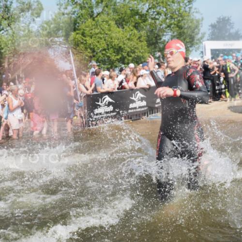 22.06.2025 - Viking Triathlon KatJ http://msf.ph/oto/8065369 22.06.2025 10:05:44 Schwimmen 65, 83, 135, 194, 211, 361, 379, 511, 517, 530, 553, 633, 653 meine-sportfotos.de
