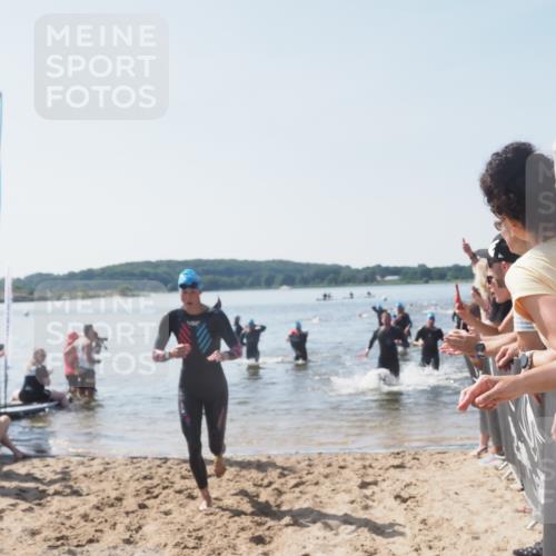 22.06.2025 - Viking Triathlon MichiJ http://msf.ph/oto/8065370 22.06.2025 10:31:02 Schwimmen 45, 162, 216, 237, 330, 347, 352, 510, 549 meine-sportfotos.de