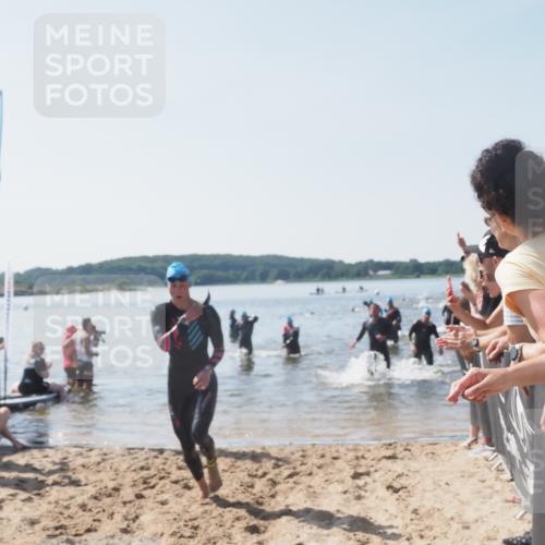 22.06.2025 - Viking Triathlon MichiJ http://msf.ph/oto/8065371 22.06.2025 10:31:02 Schwimmen 45, 162, 216, 237, 330, 347, 352, 510, 549 meine-sportfotos.de