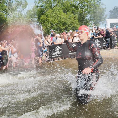 22.06.2025 - Viking Triathlon KatJ http://msf.ph/oto/8065372 22.06.2025 10:05:44 Schwimmen 65, 83, 135, 194, 211, 361, 379, 511, 517, 530, 553, 633, 653 meine-sportfotos.de
