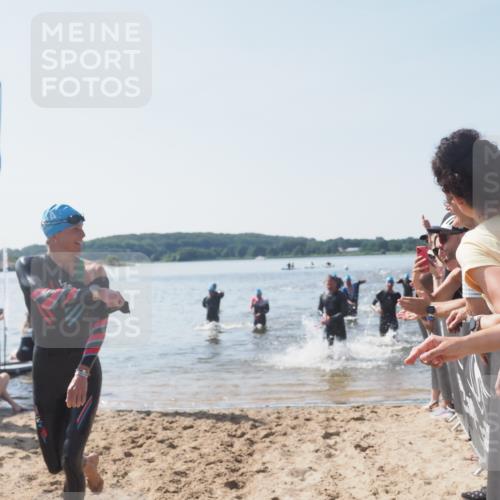 22.06.2025 - Viking Triathlon MichiJ http://msf.ph/oto/8065376 22.06.2025 10:31:03 Schwimmen 45, 162, 216, 237, 330, 347, 352, 510, 549 meine-sportfotos.de