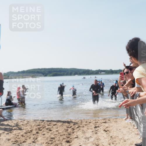 22.06.2025 - Viking Triathlon MichiJ http://msf.ph/oto/8065379 22.06.2025 10:31:03 Schwimmen 45, 162, 216, 237, 330, 347, 352, 510, 549 meine-sportfotos.de