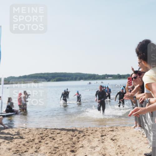 22.06.2025 - Viking Triathlon MichiJ http://msf.ph/oto/8065380 22.06.2025 10:31:03 Schwimmen 45, 162, 216, 237, 330, 347, 352, 510, 549 meine-sportfotos.de