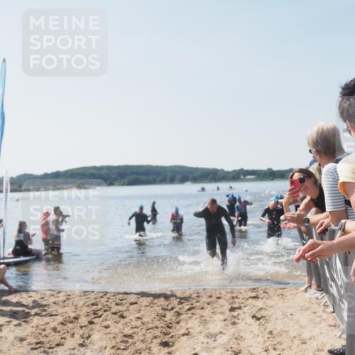 22.06.2025 - Viking Triathlon MichiJ http://msf.ph/oto/8065385 22.06.2025 10:31:04 Schwimmen 45, 216, 237, 330, 347, 352, 510, 549 meine-sportfotos.de