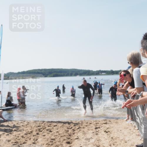 22.06.2025 - Viking Triathlon MichiJ http://msf.ph/oto/8065386 22.06.2025 10:31:04 Schwimmen 45, 216, 237, 330, 347, 352, 510, 549 meine-sportfotos.de
