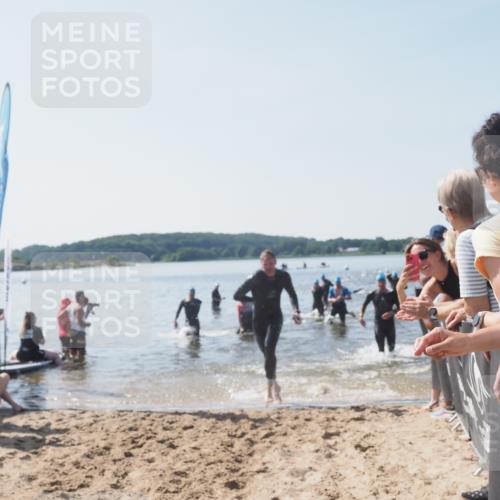 22.06.2025 - Viking Triathlon MichiJ http://msf.ph/oto/8065388 22.06.2025 10:31:05 Schwimmen 45, 216, 237, 330, 347, 352, 510, 549 meine-sportfotos.de