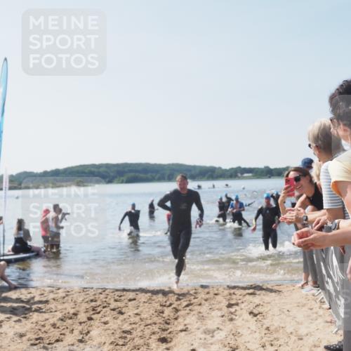 22.06.2025 - Viking Triathlon MichiJ http://msf.ph/oto/8065389 22.06.2025 10:31:05 Schwimmen 45, 216, 237, 330, 347, 352, 510, 549 meine-sportfotos.de