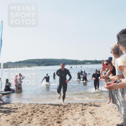 22.06.2025 - Viking Triathlon MichiJ http://msf.ph/oto/8065391 22.06.2025 10:31:05 Schwimmen 45, 216, 237, 330, 347, 352, 510, 549 meine-sportfotos.de