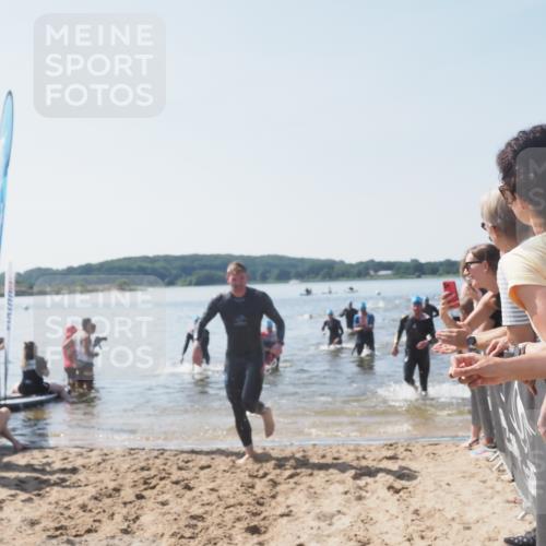 22.06.2025 - Viking Triathlon MichiJ http://msf.ph/oto/8065393 22.06.2025 10:31:05 Schwimmen 45, 216, 237, 330, 347, 352, 510, 549 meine-sportfotos.de