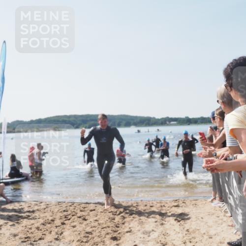 22.06.2025 - Viking Triathlon MichiJ http://msf.ph/oto/8065394 22.06.2025 10:31:05 Schwimmen 45, 216, 237, 330, 347, 352, 510, 549 meine-sportfotos.de