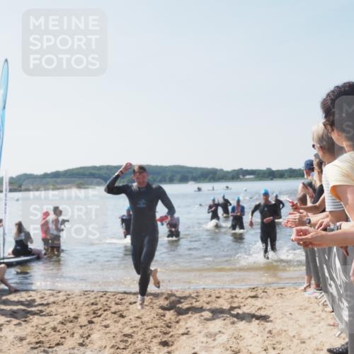 22.06.2025 - Viking Triathlon MichiJ http://msf.ph/oto/8065396 22.06.2025 10:31:05 Schwimmen 45, 216, 237, 330, 347, 352, 510, 549 meine-sportfotos.de