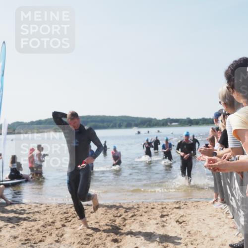 22.06.2025 - Viking Triathlon MichiJ http://msf.ph/oto/8065399 22.06.2025 10:31:06 Schwimmen 45, 216, 237, 330, 347, 352, 510, 549 meine-sportfotos.de