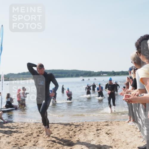 22.06.2025 - Viking Triathlon MichiJ http://msf.ph/oto/8065400 22.06.2025 10:31:06 Schwimmen 45, 216, 237, 330, 347, 352, 510, 549 meine-sportfotos.de