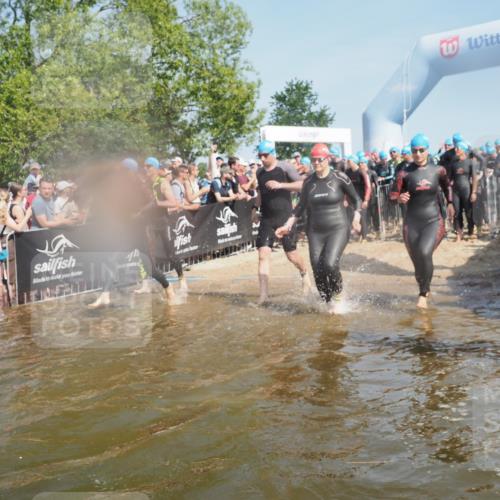 22.06.2025 - Viking Triathlon KatJ http://msf.ph/oto/8065401 22.06.2025 10:05:49 Schwimmen 68, 128, 135, 194, 211, 275, 379, 397, 441, 442, 465, 517, 530, 633, 653 meine-sportfotos.de