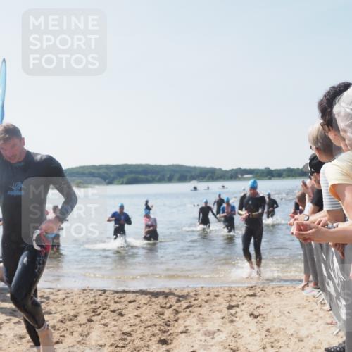 22.06.2025 - Viking Triathlon MichiJ http://msf.ph/oto/8065404 22.06.2025 10:31:07 Schwimmen 45, 216, 237, 330, 347, 352, 510, 549 meine-sportfotos.de