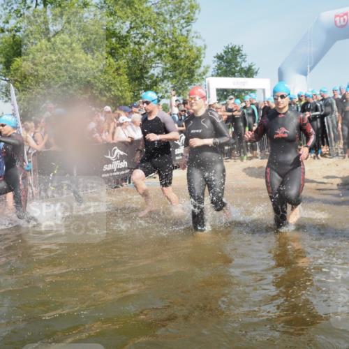 22.06.2025 - Viking Triathlon KatJ http://msf.ph/oto/8065410 22.06.2025 10:05:49 Schwimmen 68, 128, 135, 194, 211, 275, 379, 397, 441, 442, 465, 517, 530, 633, 653 meine-sportfotos.de