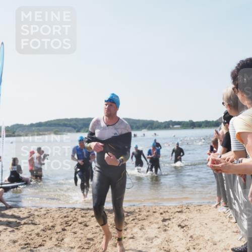 22.06.2025 - Viking Triathlon MichiJ http://msf.ph/oto/8065430 22.06.2025 10:31:09 Schwimmen 216, 237, 330, 347, 352, 510, 549 meine-sportfotos.de